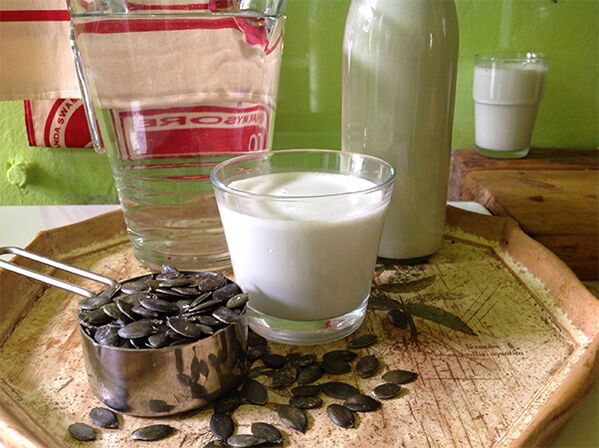 mleko z pestkami dyni dla robaków